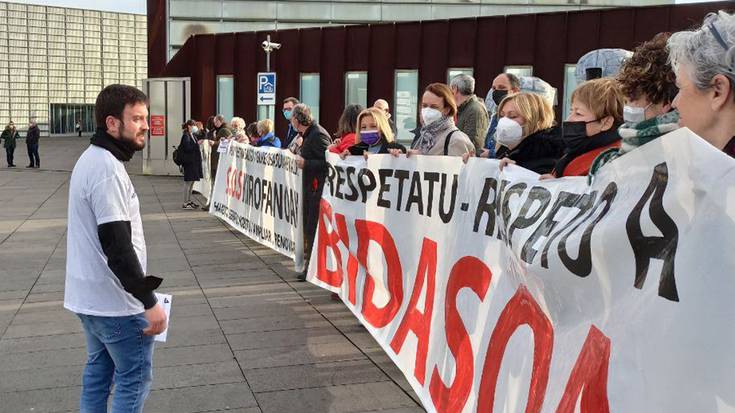 Herritarren eskaerak entzuteko eskatu die Osasun Bidasoa Plataformak alderdi politikoei