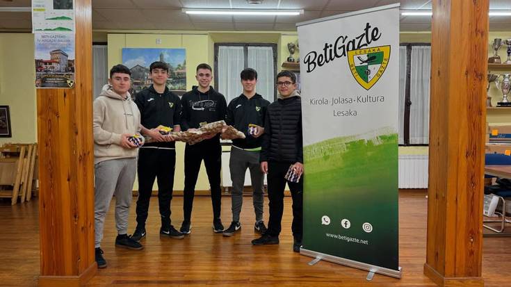 San Antonerako ibilaldi arautuko sariak eman ditu Beti Gaztek