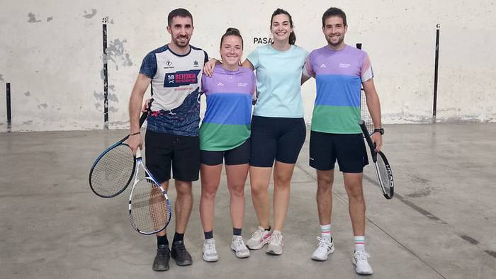 Hamabortz bikote Urrozko frontenis txapelketan