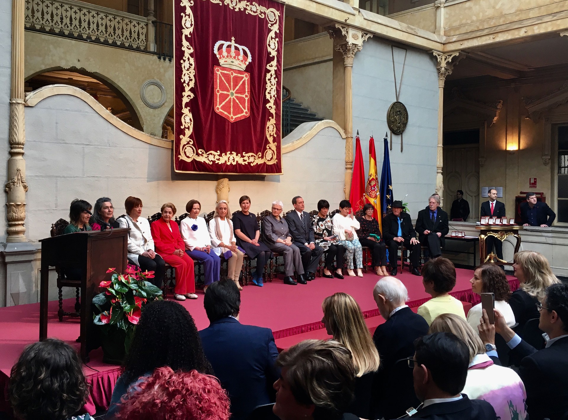 Mirentxu Oiartzabal elizondoarrak Karlos III.a Noblearen Gurutzea jaso du