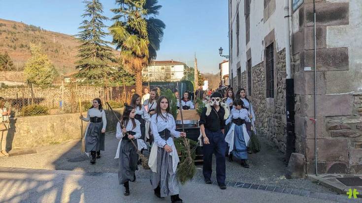 Doneztebeko inauteriei buruzko bilera irekia eginen dute gaur arratsaldean