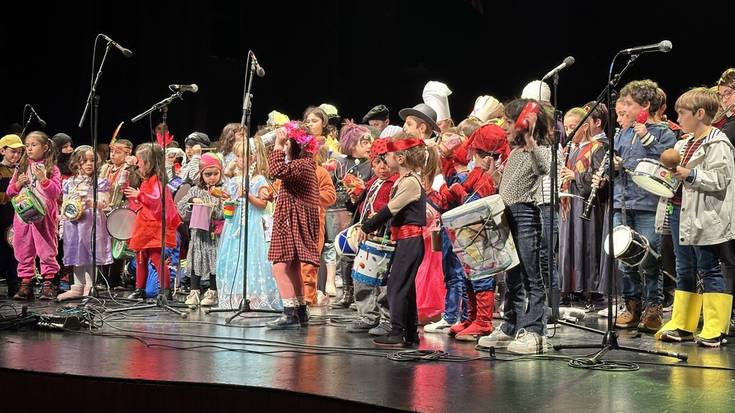 [ARGAZKIAK] Inauteetako kontzertu ederra eman dute Berako Isidoro Fagoaga musika eskolakoek