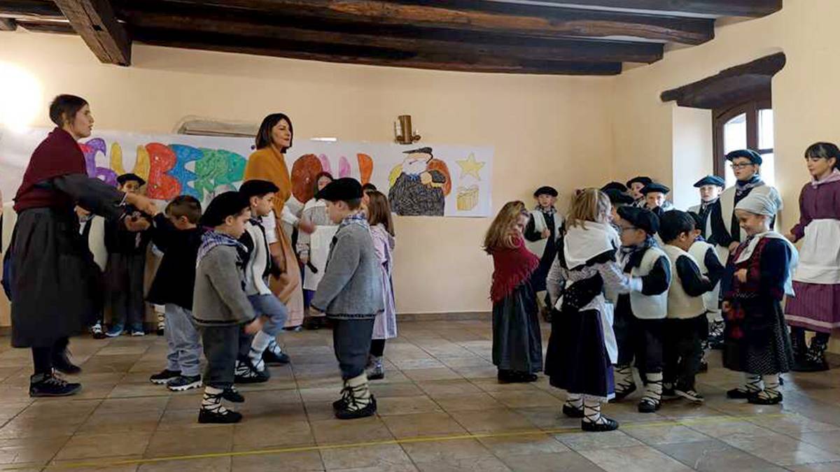 Eguberrien bueltan hainbat hitzordu antolatu dituzte Legasan eta Narbarten