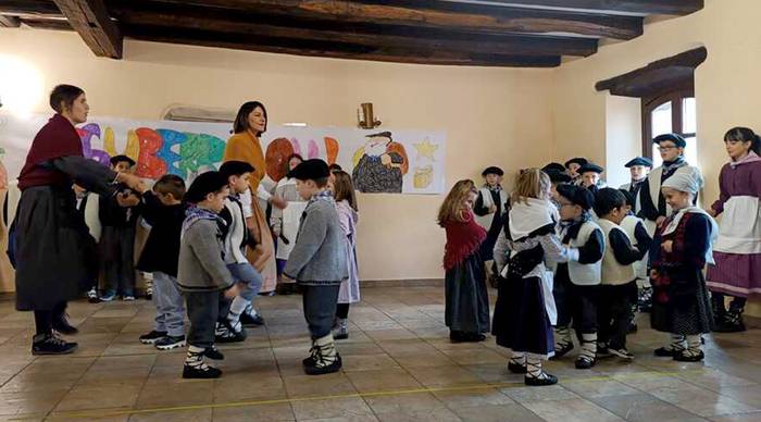 Eguberrien bueltan hainbat hitzordu antolatu dituzte Legasan eta Narbarten