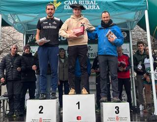 Aimar Otxoteko lesakarra eta Izaskun Bereau leitzarra nagusitu dira Hiru Herri Trail lasterketan