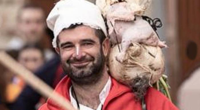 «Mozorro taldean sartuta, oso desberdin ikusten dira inauteak»