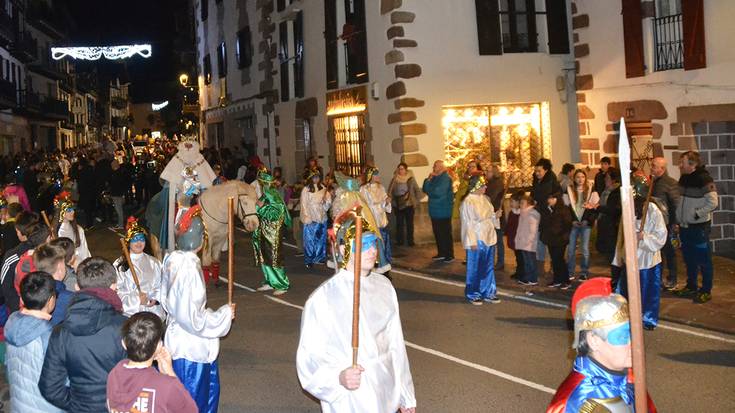 Berako errege kabalkadan antolaketan aritzeko boluntarioak behar dituzte