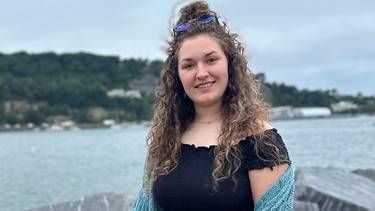 «Saltsa polita sortzen da larunbateko bazkalondoko itzulian»
