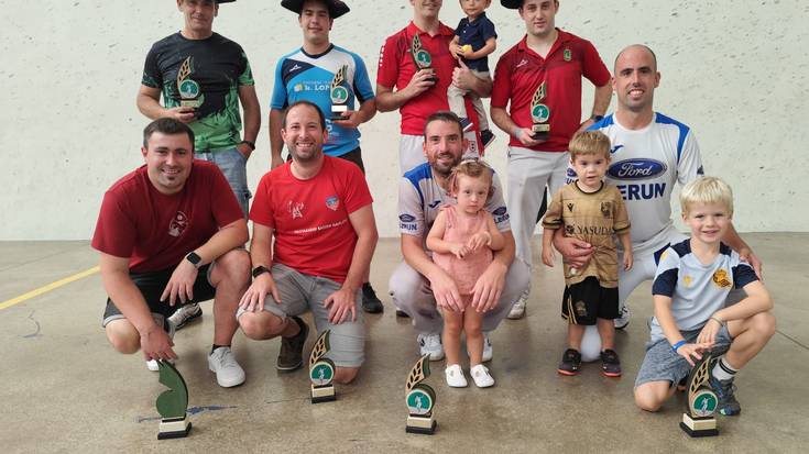 Txapela jauntzi dute hainbat baztandarrek Loiolako pala txapelketan