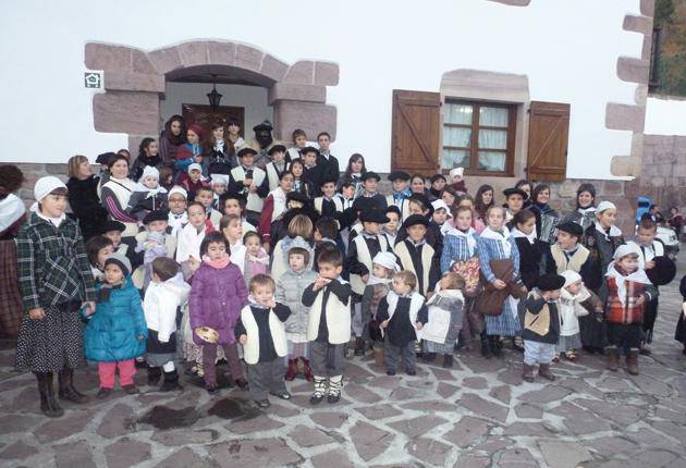 Eguberriei begira 