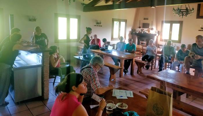 Komunitate Energetikoaren bueltan formakuntza saioa egin dute Anizen