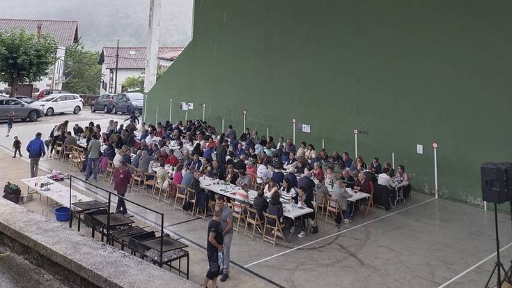 Pello Zestauk bihar hasiko diren Ezkurrako besten berri eman digu