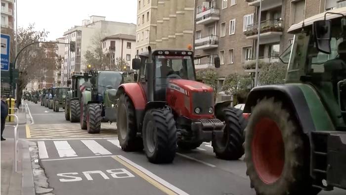 Nekazarien protestak bete-betean eragin dio Iruñeko erdiguneari