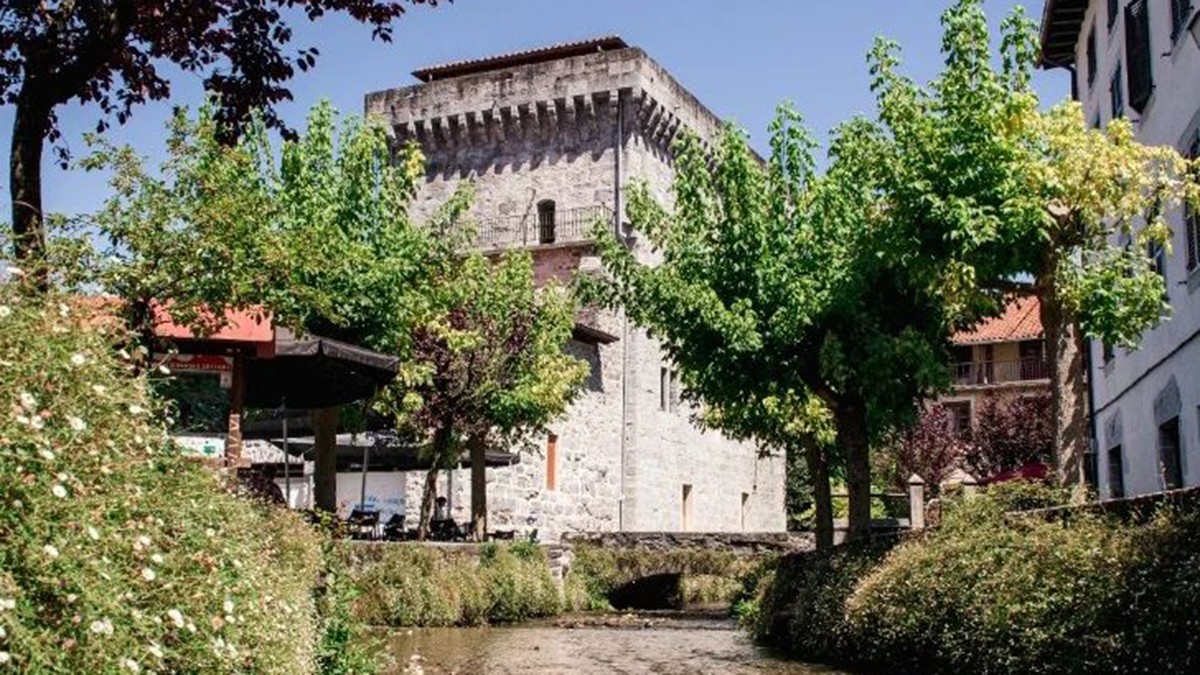 Baztan-Bidasoko turismoa dinamizatzeko langile bat hartu nahi du Cederna Garalur elkarteak