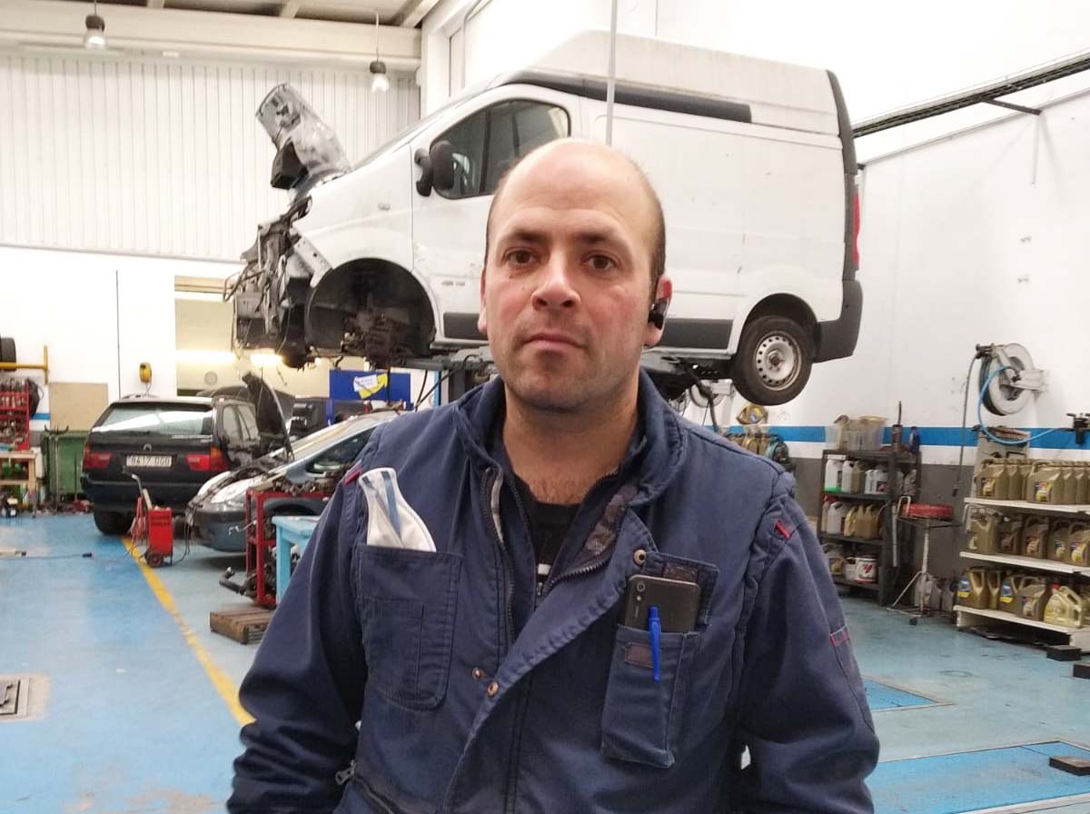 «Materialik eta bezerorik gabe gelditu garenez, ateak itxi beharko ditugu»