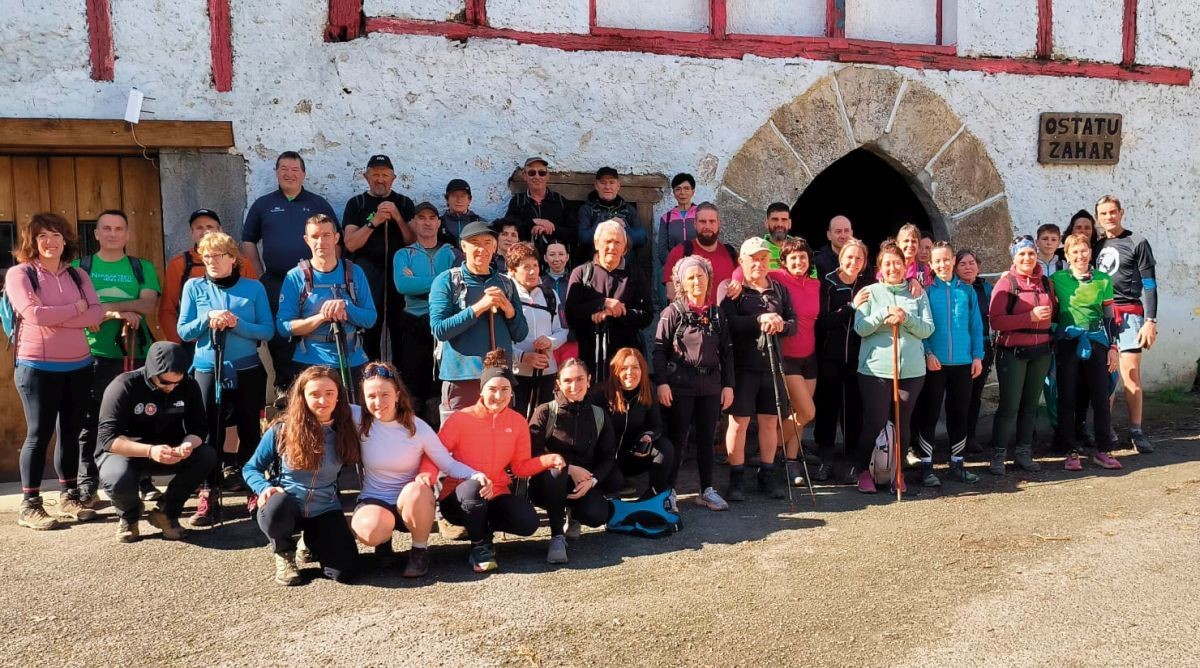 Berako Agerra Mendi Taldeak irteera jendetsua egin du Goizuetara