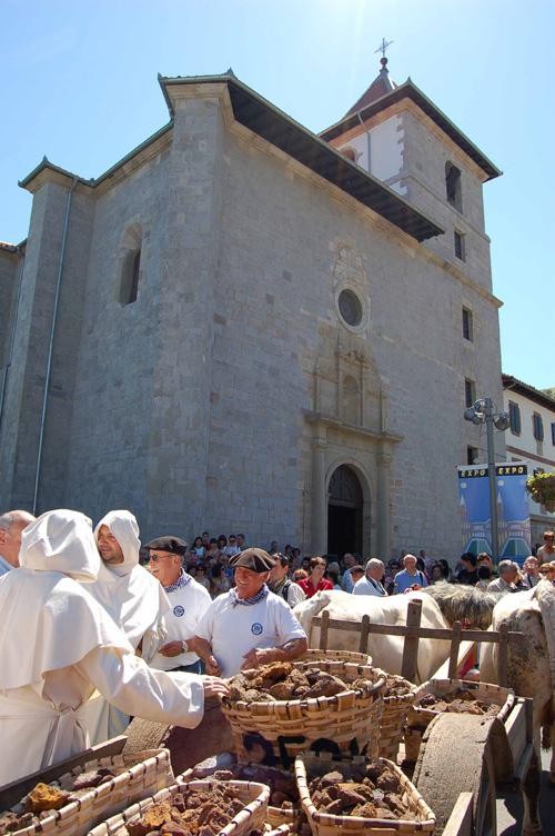 Burdinaren Eguna hirugarren urtez ospatu dute Urdazubin