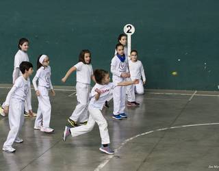 Arkupeko eskuz binakako pilota txapelketako final laurden gehiago jokatuko dituzte igandean
