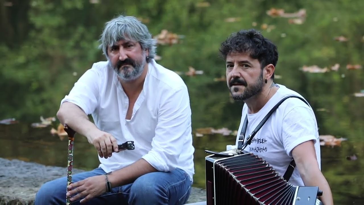 'Bidasoatik harago' aurkeztuko dute Jon Garmendiak eta Xabi Solanok igandean Arizkunenean