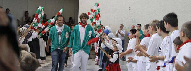 Aimar Olaizolak Goizuetari eman dio eskuz banakako azken txapela