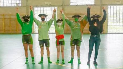 Txapeldun eta hirugarren izan dira Beti Gazteko taldeak Nafarroako launakako sokatira txapelketa mistoan