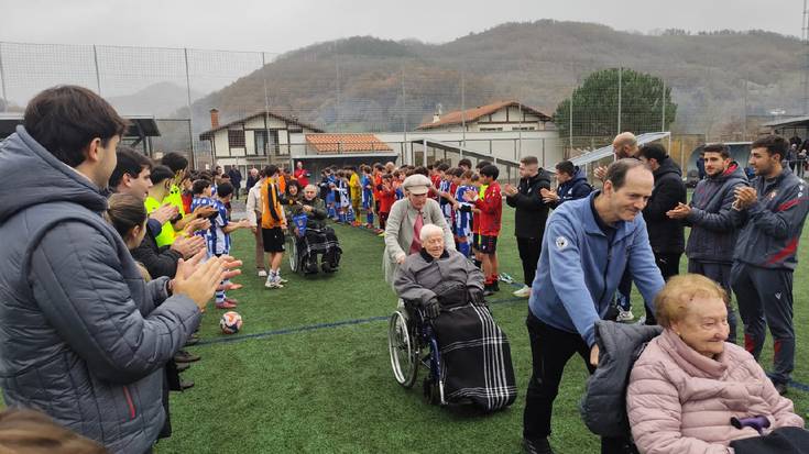 Osasuna nagusitu da Zelaieta futbol txapelketa solidarioan