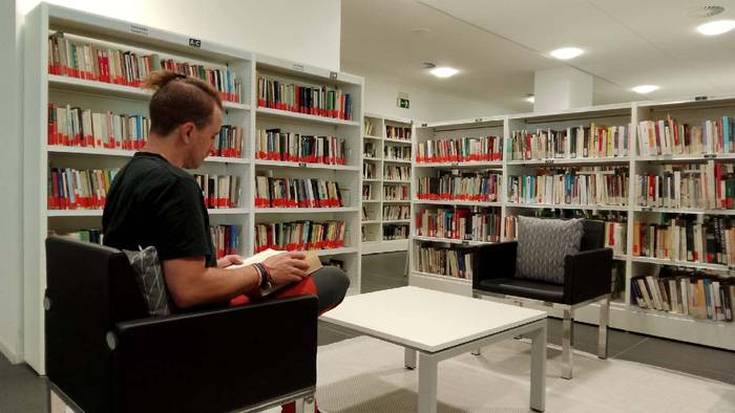 Lesakako liburutegiak hamar urte
