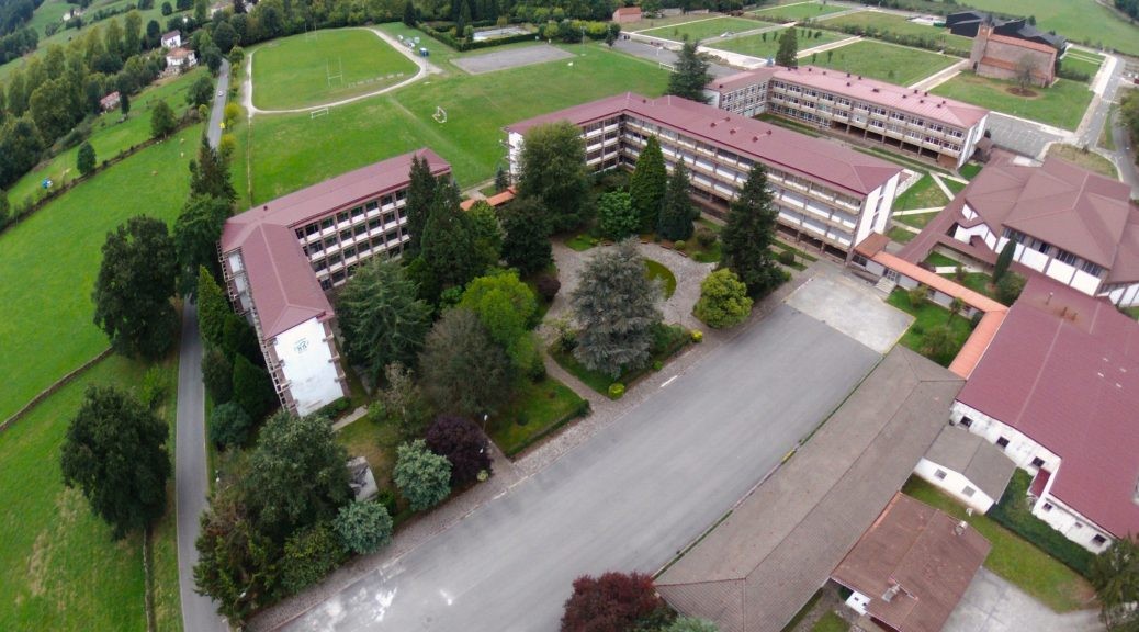 Heldu den ikasturtean A ereduko plazak erdaldun elebakarrekin beteko dituztela salatu du Lekarozko klaustroak