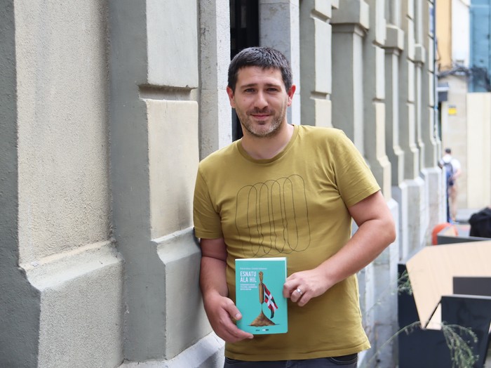 'Esnatu ala hil' liburua aurkeztuko dute bihar Elizondon