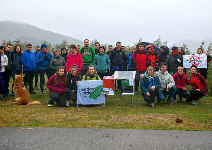 Domiko-Erreka makroproiektu eolikoaren kontra Bianditzera martxa egin dute