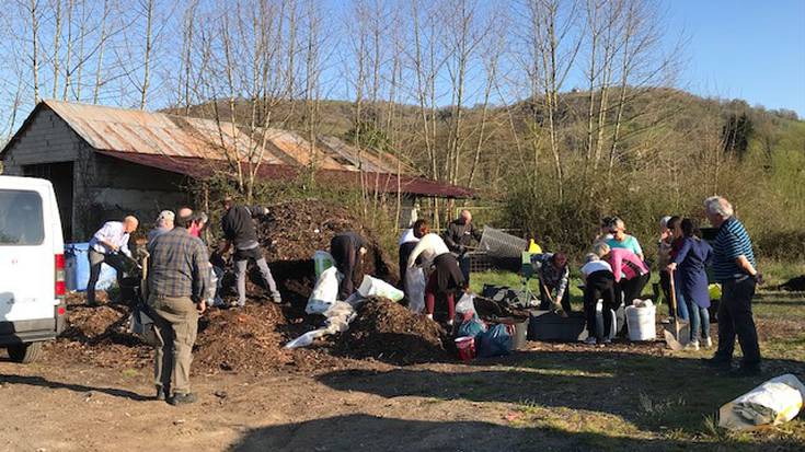 Urtean zehar lorturiko konposta banatu du Baztango Udalak bertze urte batez