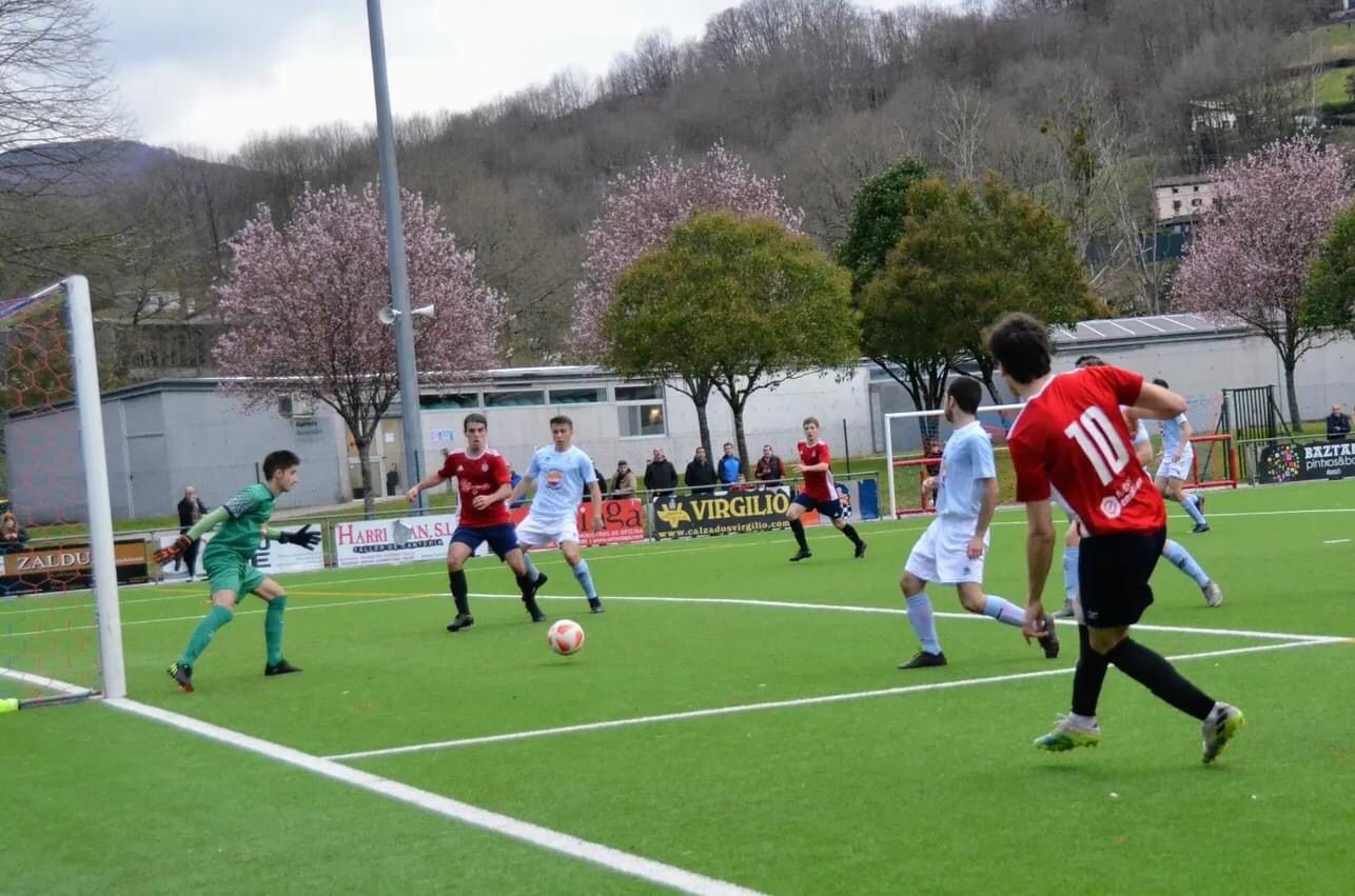 Maila mantentzeko borrokan garaipen garrantzitsua lortu du Baztan futbol talde nagusiak