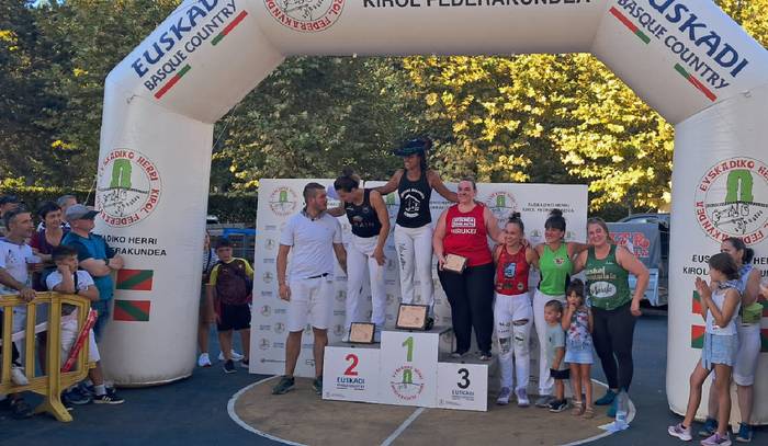 Euskal Herriko Emakumezkoen Aizkolari Txapelketan podiumera igo da Nerea Sorondo