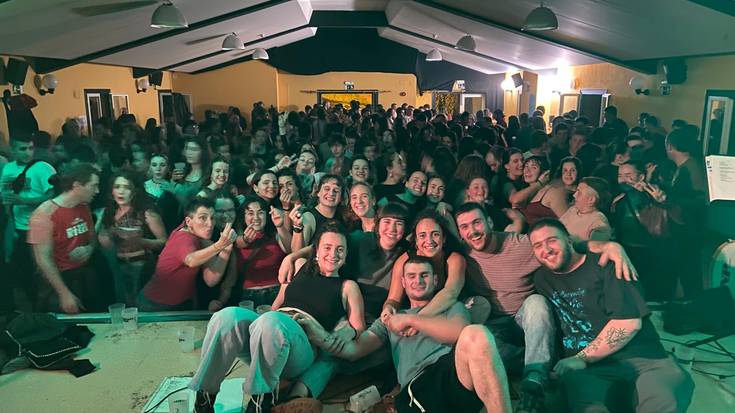 Giro ezin hobean agurtu du eszenatokia Bizphiru Pelau taldeak