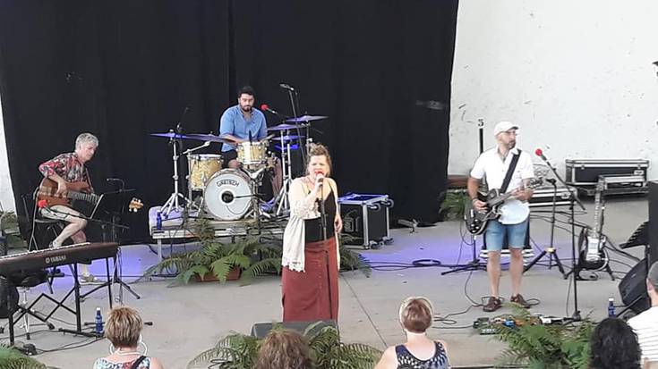 Estitxu Pinatxo abeslari beratarrak bi kontzertu eskaini ditu asteburuan