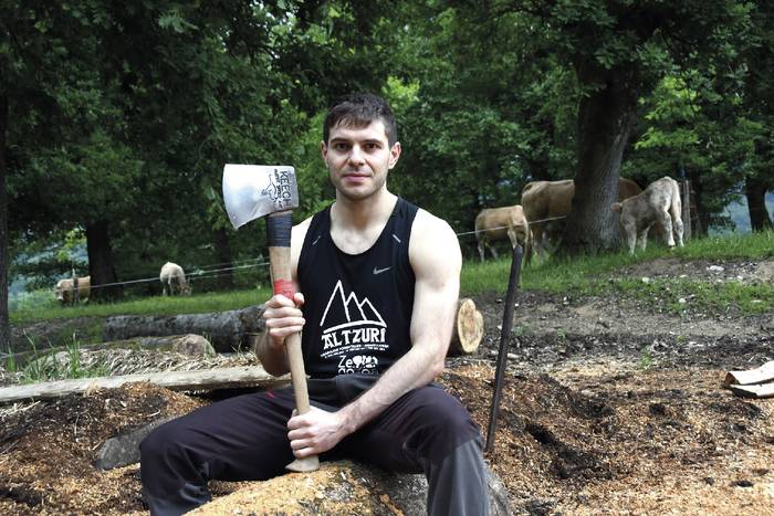 «Txapelketak eta dena baino aisa gehiago gustatzen zait apustua»