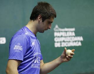 Ansa II.ak Juanenea jipoitu du Masterseko hiruko ligaxkako lehen partidan