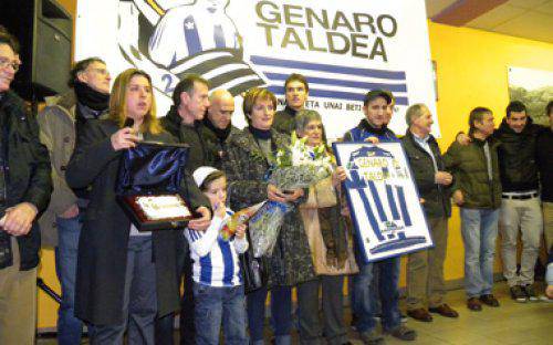 Garai bateko eta egungo Realeko jokalariekin inaugurazio ederra