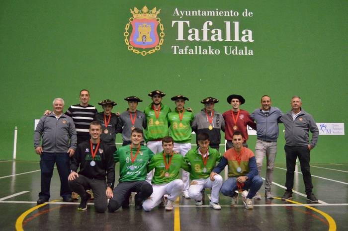 Canabalek eta Apeztegiak irabazi dute Nafarroako kluben arteko eskuz binakako pilota txapelketa ohorezko mailan