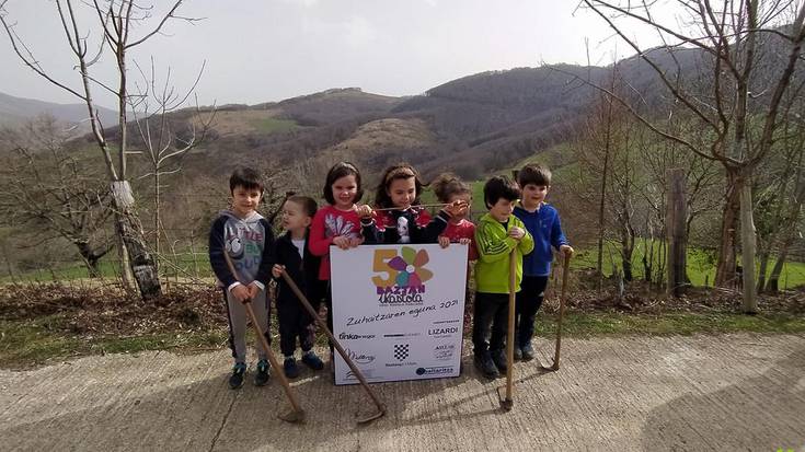 Ezohiko zuhaitzaren eguna ospatu du Baztan Ikastolak