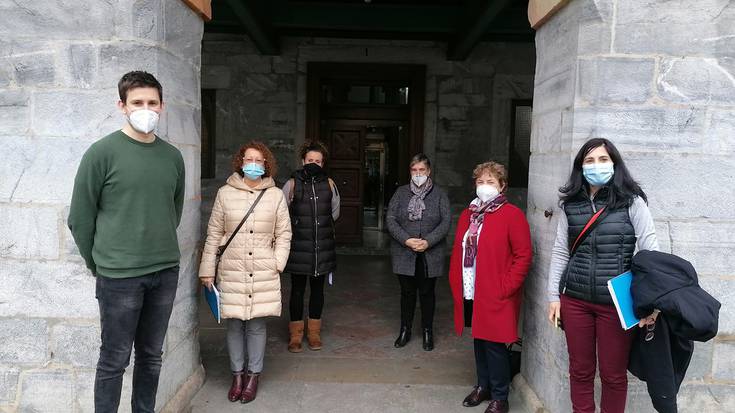 Udal ireki eta parte hartzaileagoa lortu asmoz bilera egin du Lesakako Udalak