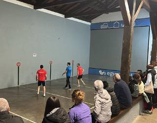 Aurtizko Koianea Ttikiko pilota txapelketako final laurdenak jokatuko dituzte larunbat goizean