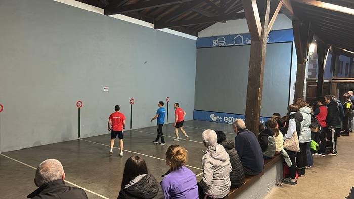 Aurtizko Koianea Ttikiko pilota txapelketako final laurdenak jokatuko dituzte larunbat goizean