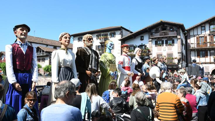 Baztango Gaitarien 25. urteurrena ospatu dute Elizondon