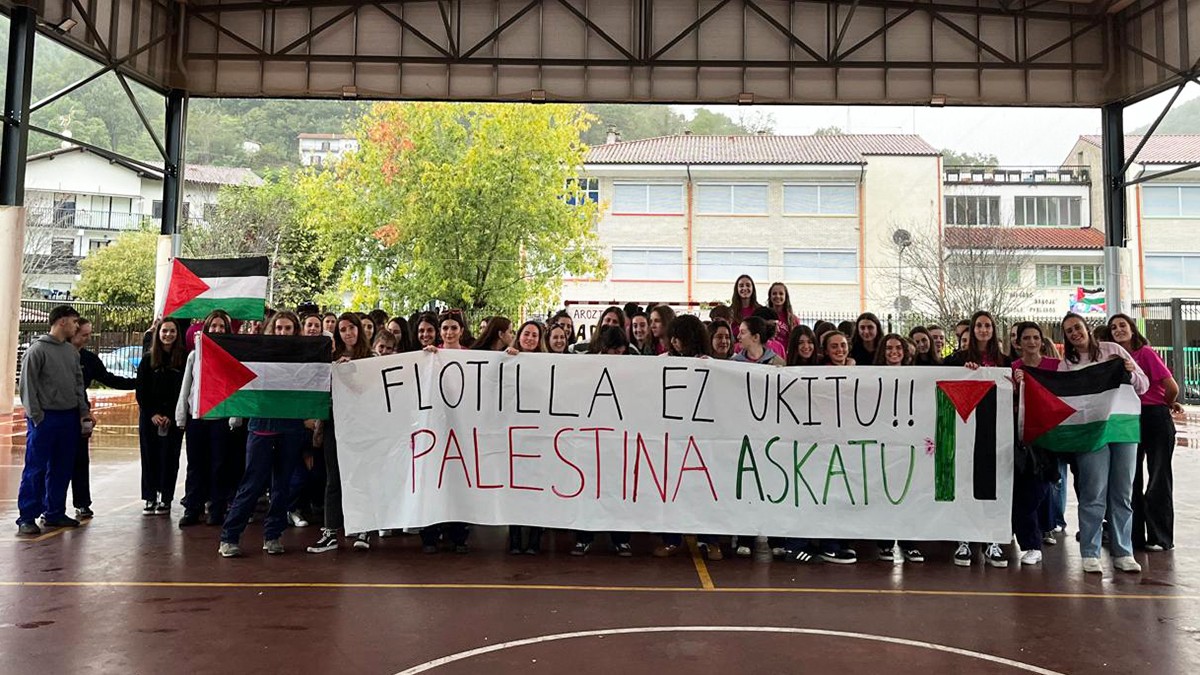 Palestinari keinua egin diote Berako Gazte Egunean