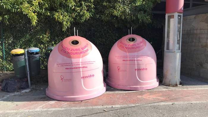 Edukiontzi arrosak paratu dituzte Beran bularreko minbiziaz kontzientziatzeko