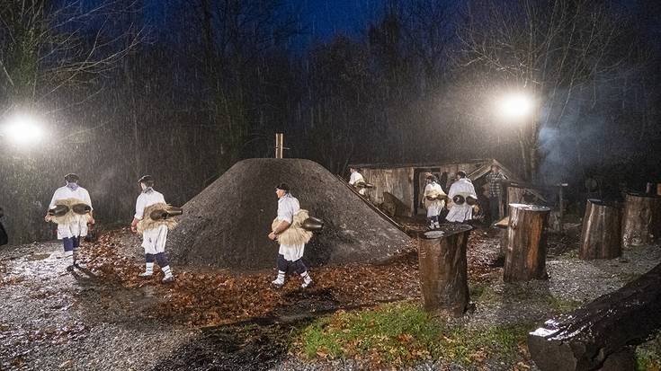 Olatz Salvador musikariak piztuko du Irrisarriko txondorra larunbatean