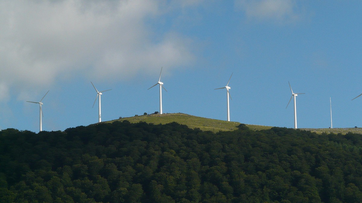 Bortzirietan eta Malerrekan parke eolikoak egin nahi dituen enpresak energia sare elektrikora konektatzeko baimena lortu du dagoeneko