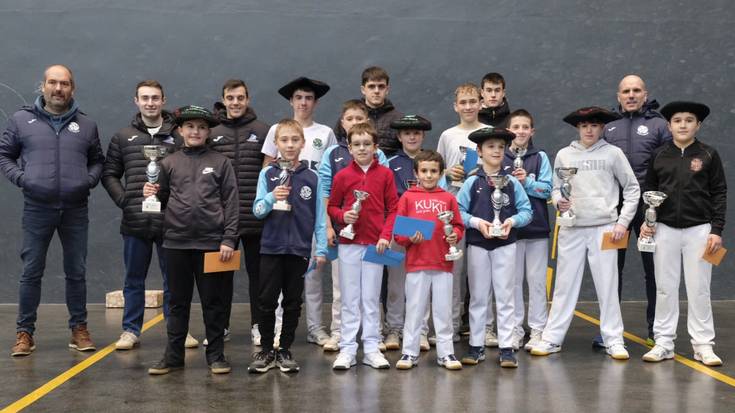 Bortzirietako eskuz banakako 25. pilota txapelketako finalak jokatu dituzte Beran