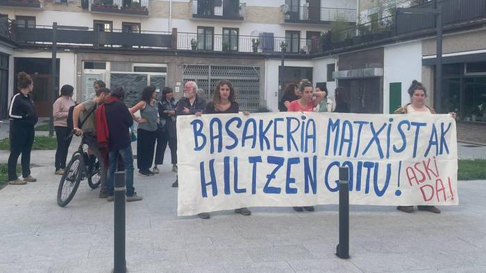 Arguedasko hilketa matxista salatzeko karrikara atera dira Beran